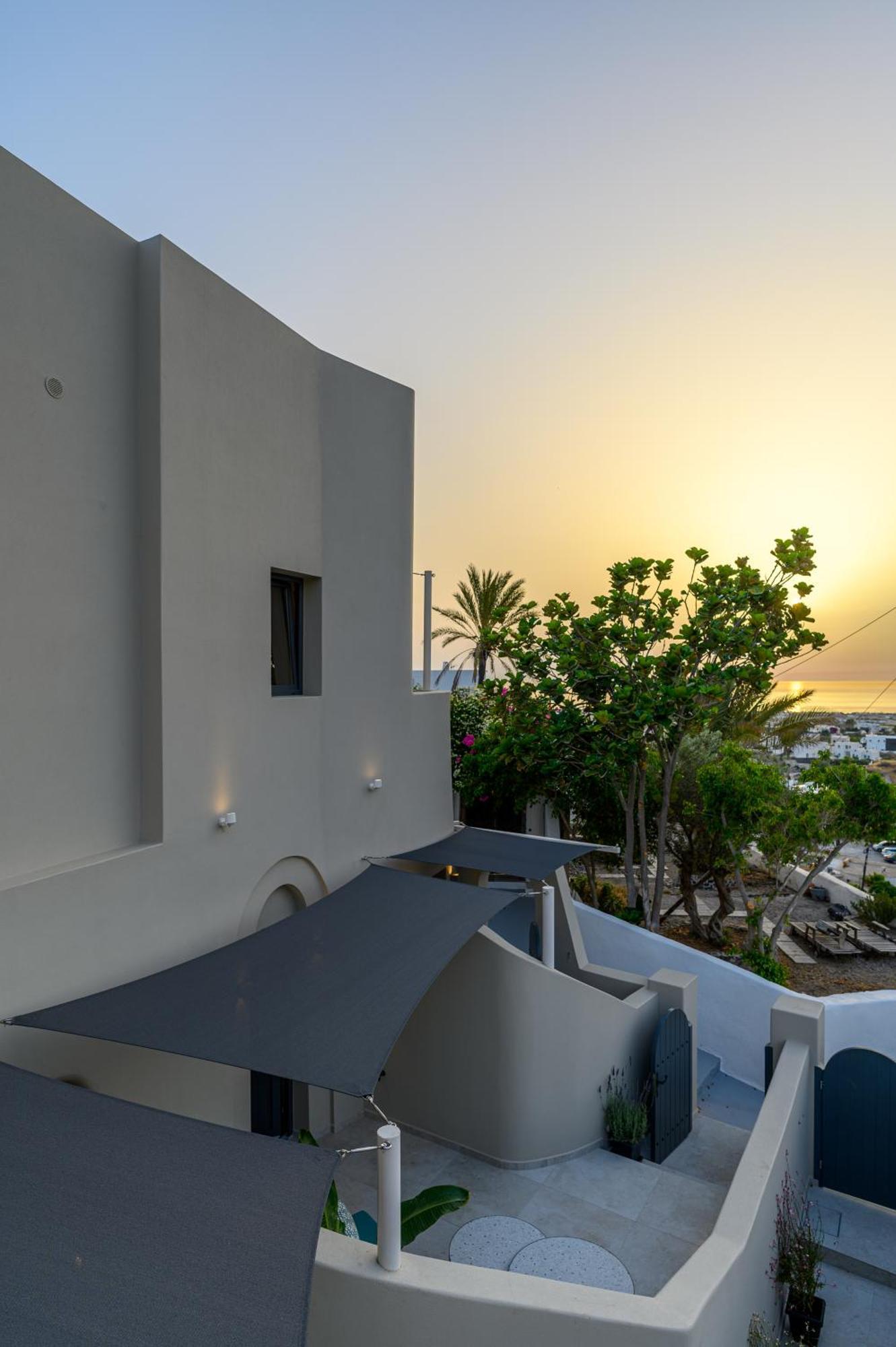 Galaria Serenity Suites Vothon Exterior photo