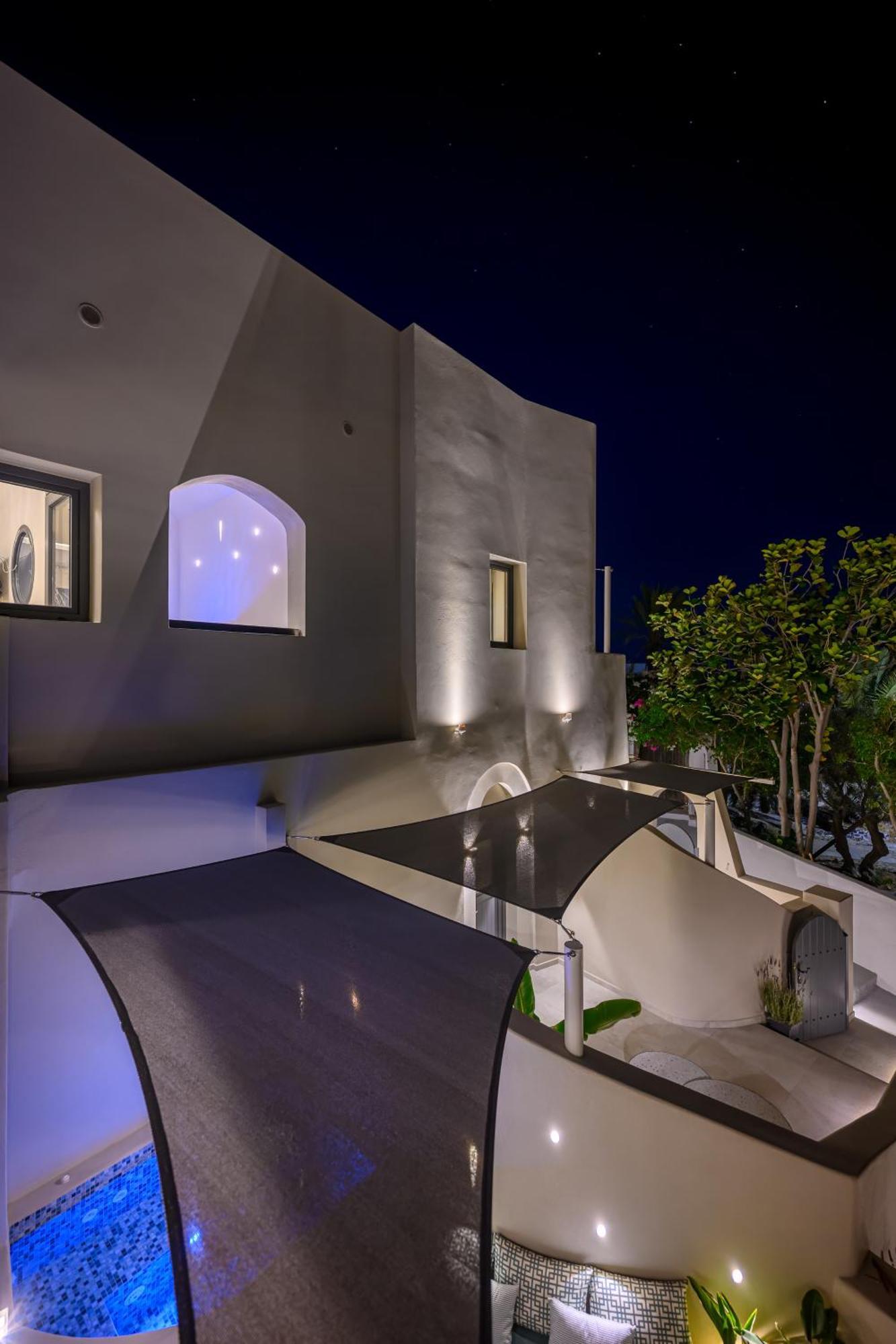 Galaria Serenity Suites Vothon Exterior photo