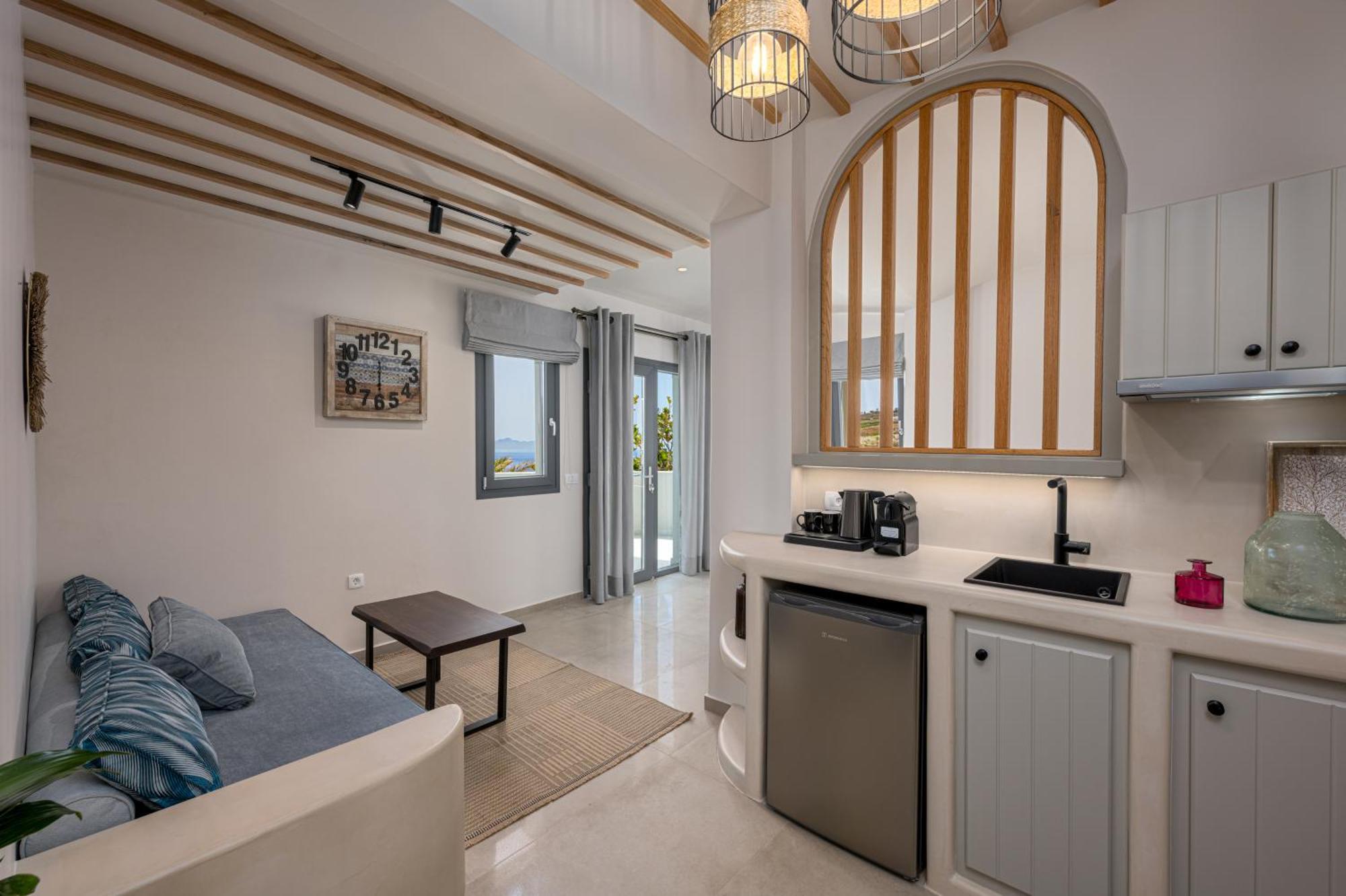 Galaria Serenity Suites Vothon Exterior photo