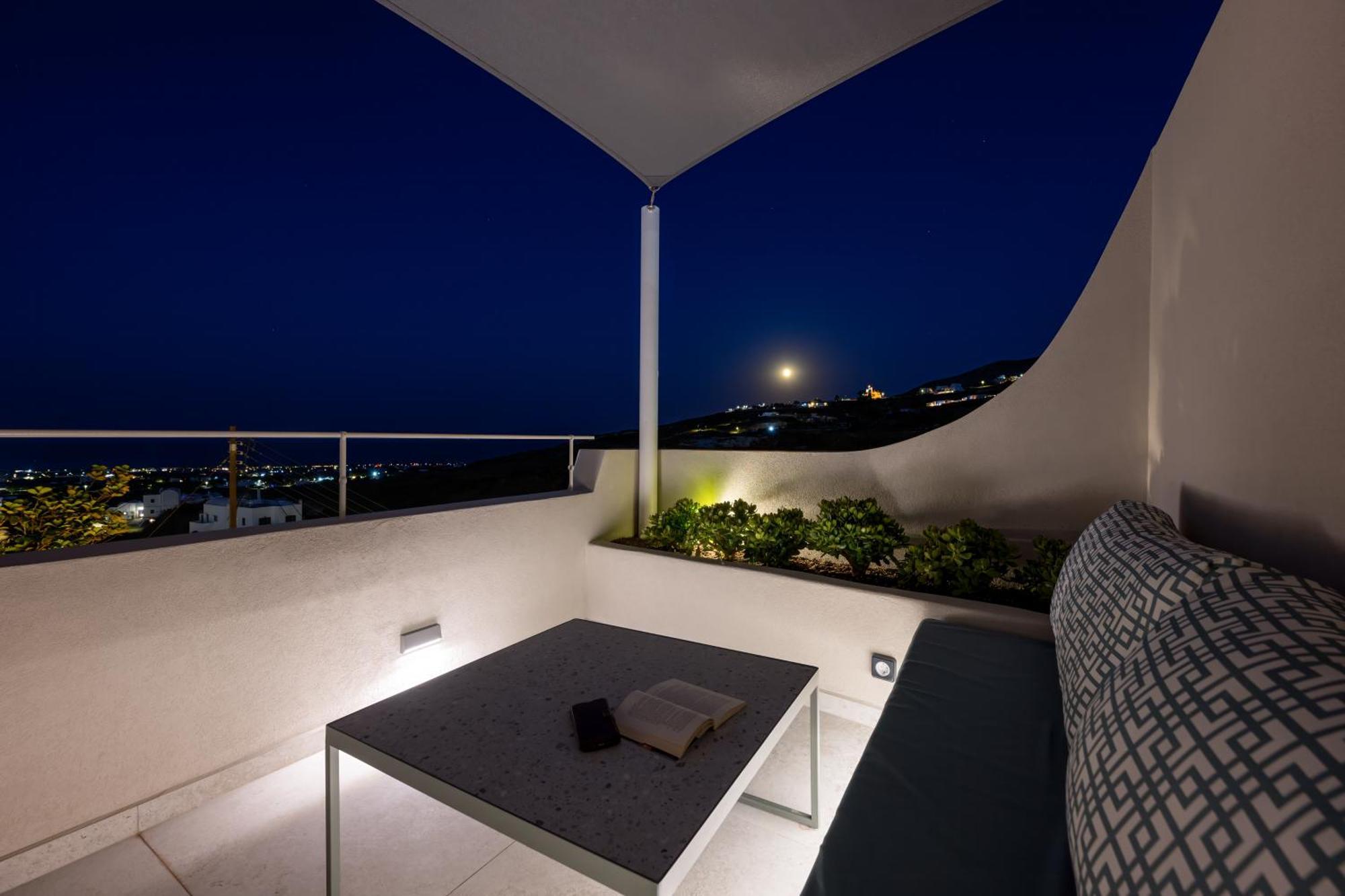 Galaria Serenity Suites Vothon Exterior photo